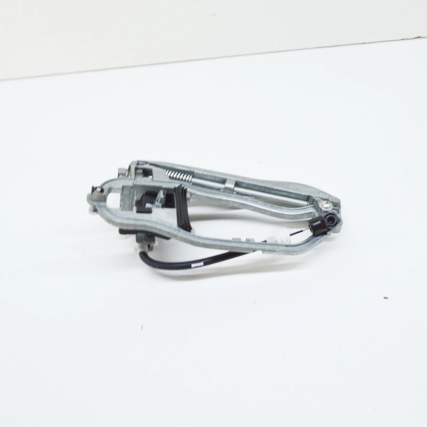 NEW BMW X5 E53 REAR RIGHT DOOR HANDLE COVER 51228243636 ORIGINAL