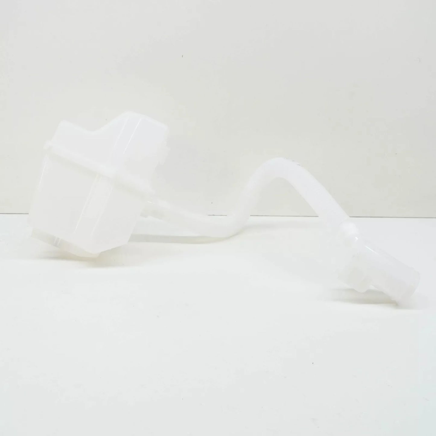 NEW VOLKSWAGEN LOAD E-UP BL WINDSHIELD WASHER RESERVOIR TANK 1S0955453G ORIGINAL