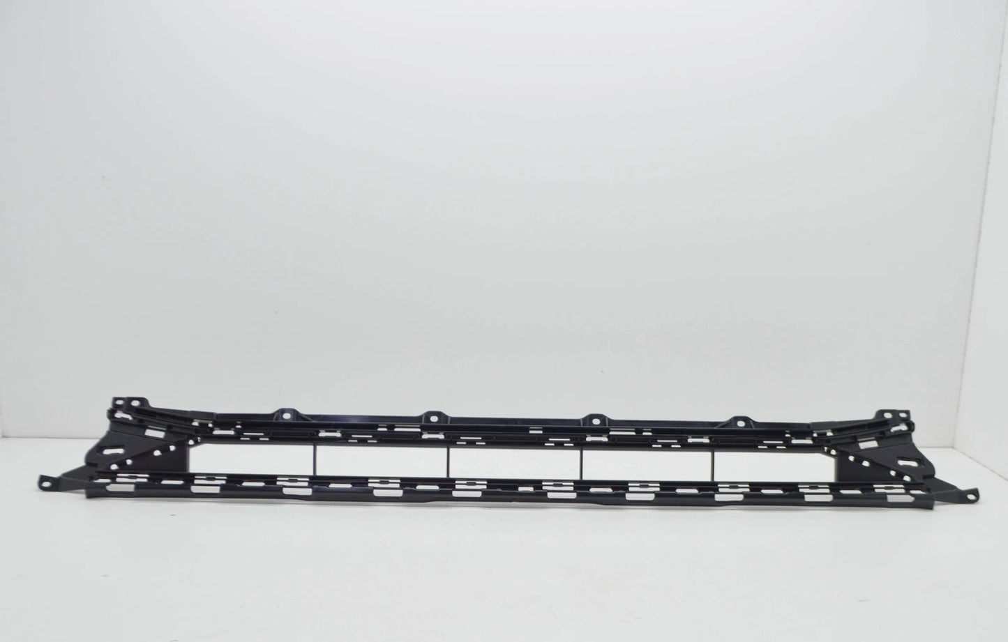 NEW AUDI Q7 4M FRONT BUMPER LOWER CENTER GRILLE 4M0807647E9B9 ORIGINAL