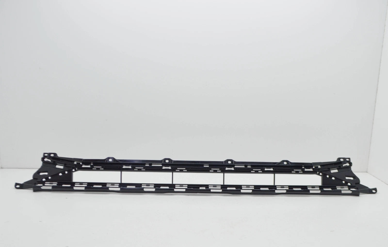 NEW AUDI Q7 4M FRONT BUMPER LOWER CENTER GRILLE 4M0807647E9B9 ORIGINAL