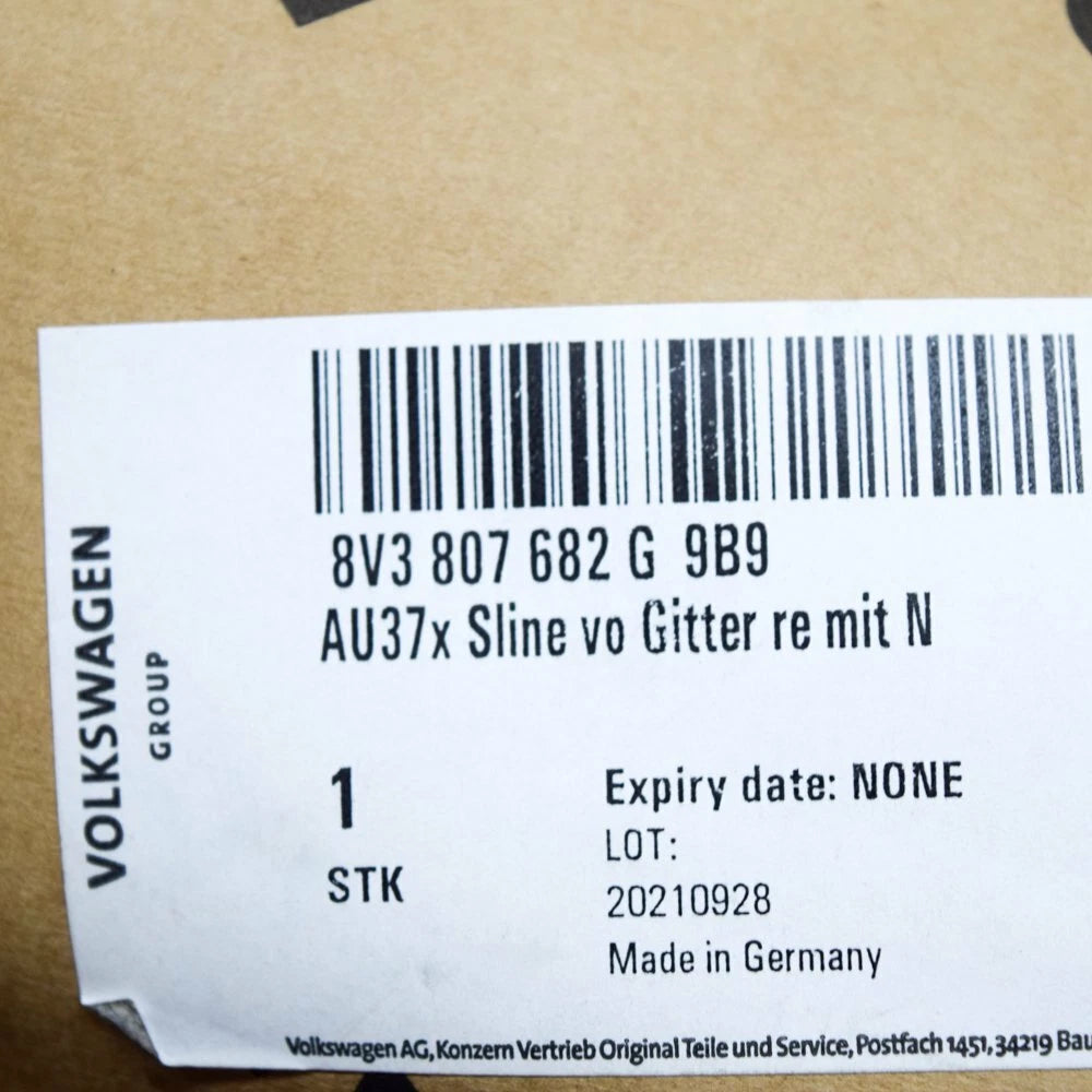 NEW AUDI A3 8PA FRONT BUMPER RIGHT SIDE GRILLE 8V3807682G 9B9