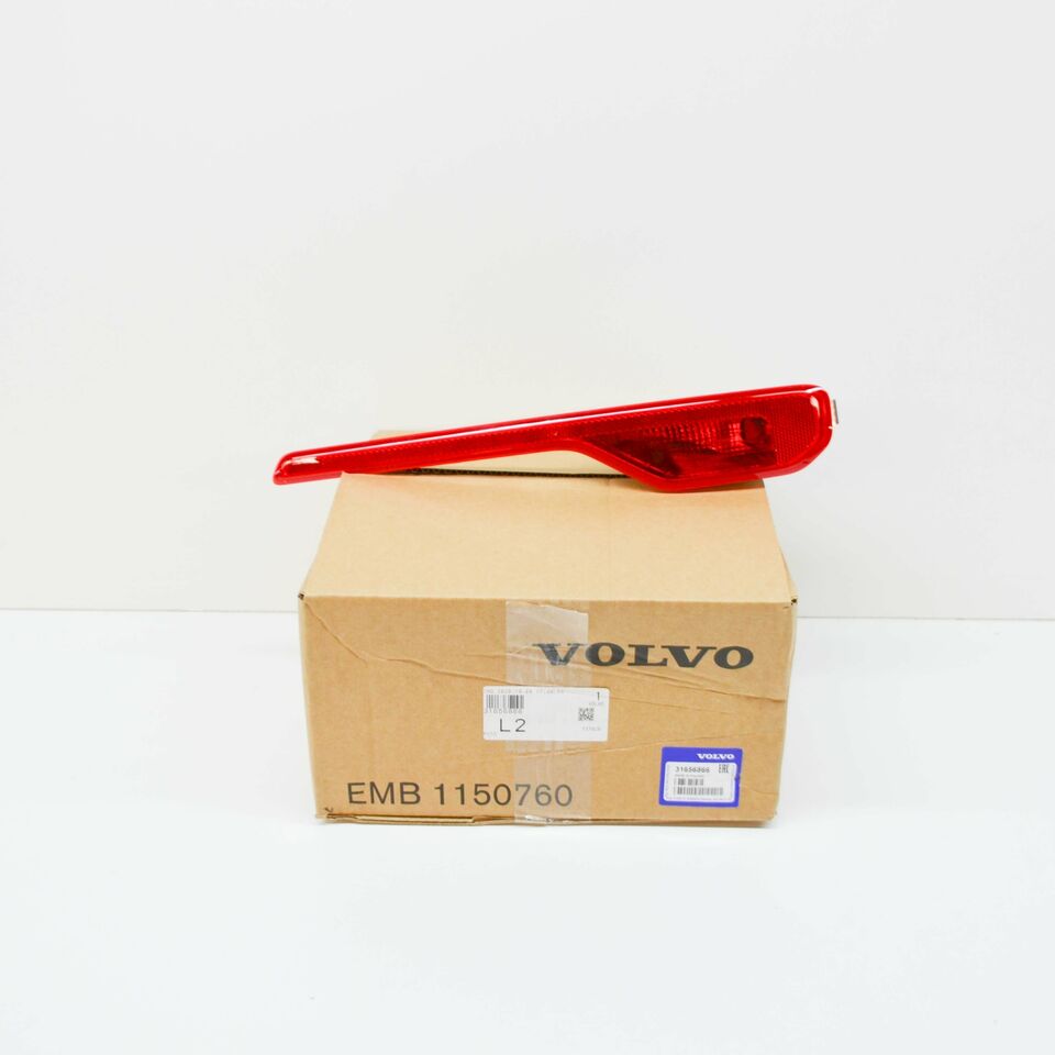 Genuine OEM VOLVO XC40 31656866 GENUINE RIGHT REAR BUMPER REFLECTOR PLATE